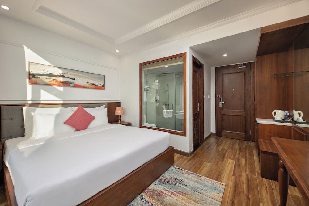Deluxe Double Room, City View - Photo 3