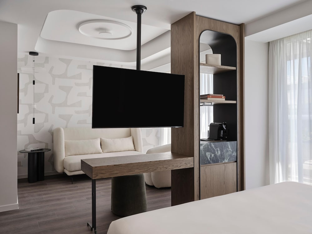 Active Suite - Photo 3