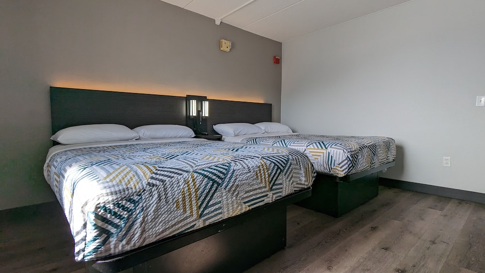 Standard Room, 2 Double Beds, Non Smoking photo 3