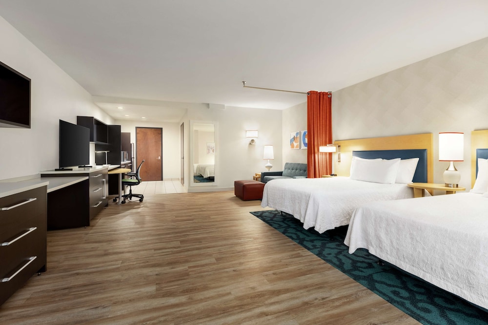 Studio, 2 Queen Beds, Accessible, Bathtub