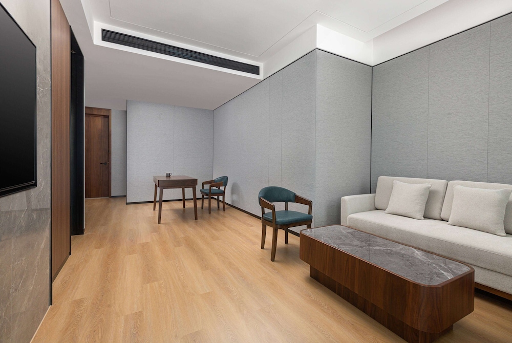 Executive Suite, 1 King Bed, Non Smoking