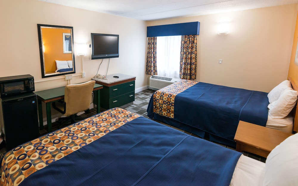 Room, 2 Queen Beds, Non Smoking photo 1