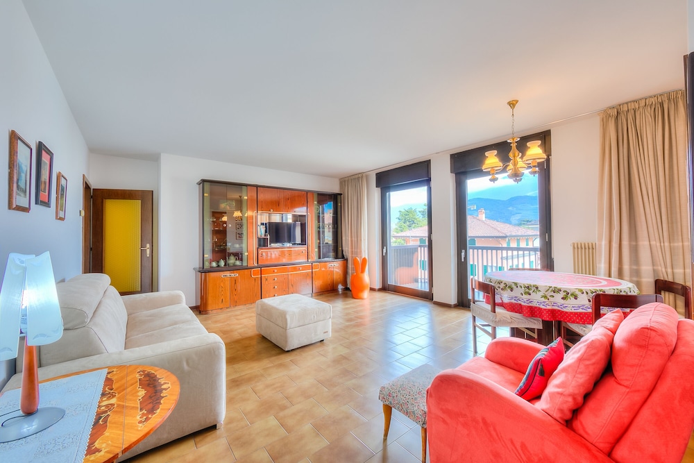 Family Apartment, Multiple Bedrooms (Appartamento Amy)