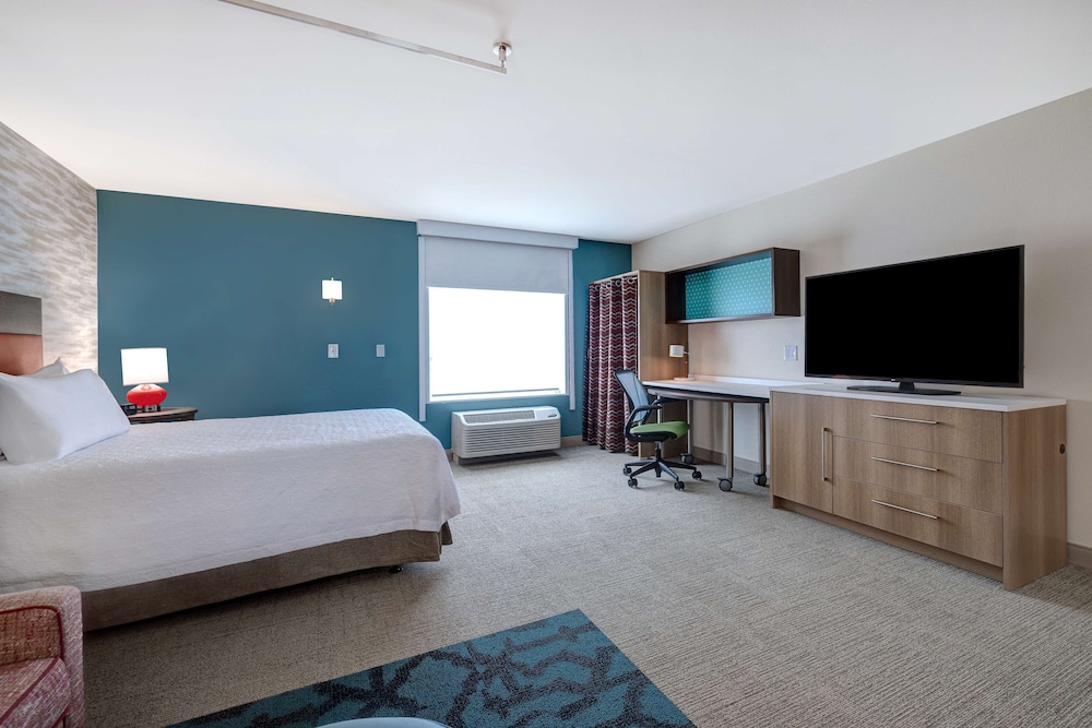 Studio, 1 Queen Bed, Accessible, Bathtub