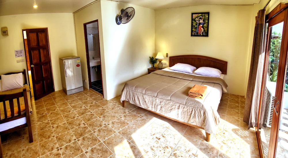Deluxe Triple Room photo 3