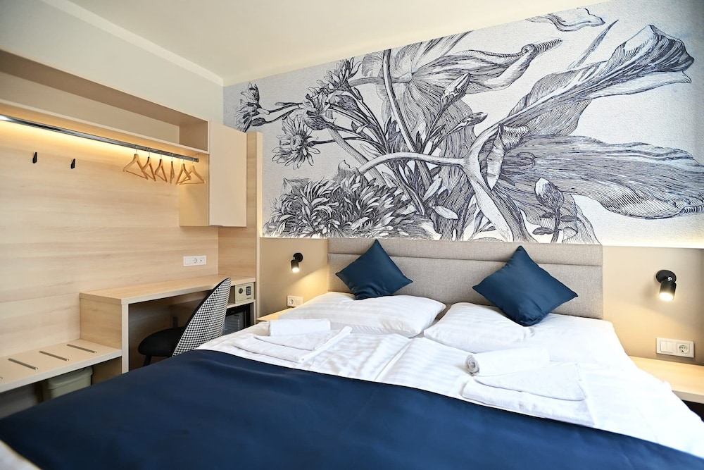 Comfort Double Room, City View