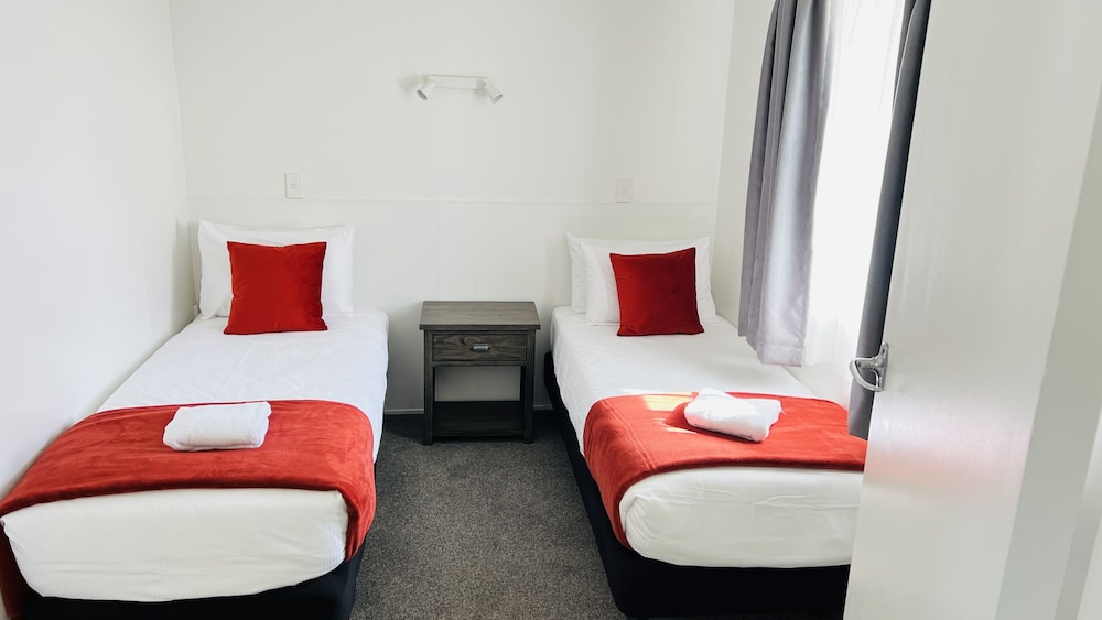 Deluxe One Bedroom photo 1