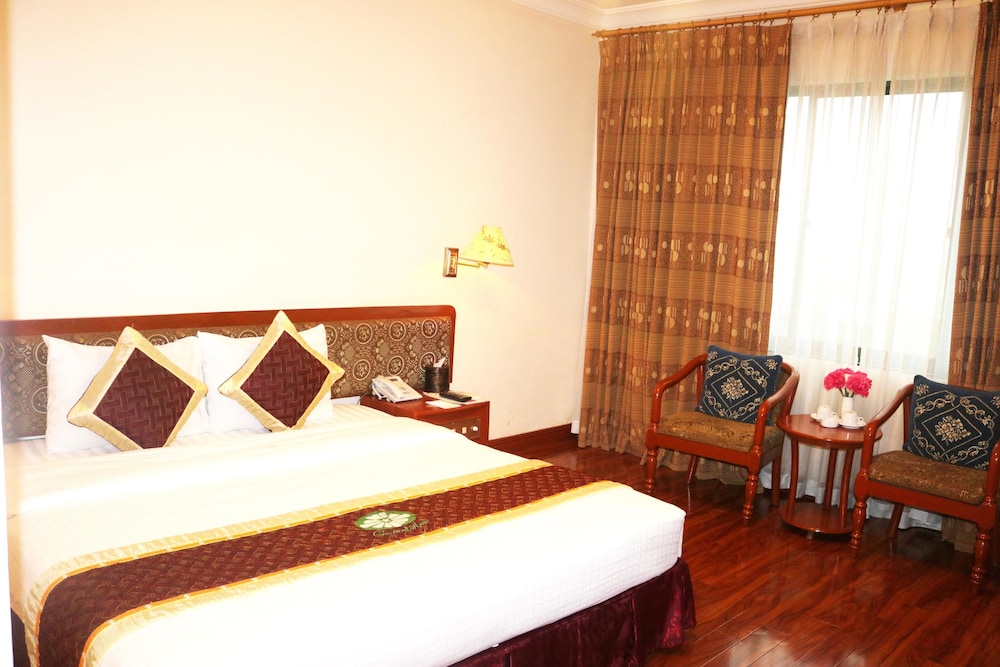 Deluxe Room, Multiple Beds photo 2