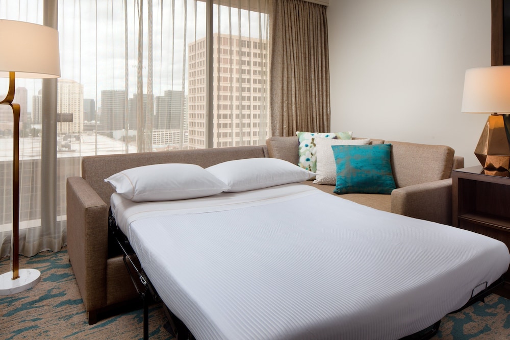 Premium Room, 1 King Bed with Sofa bed - Photo 4