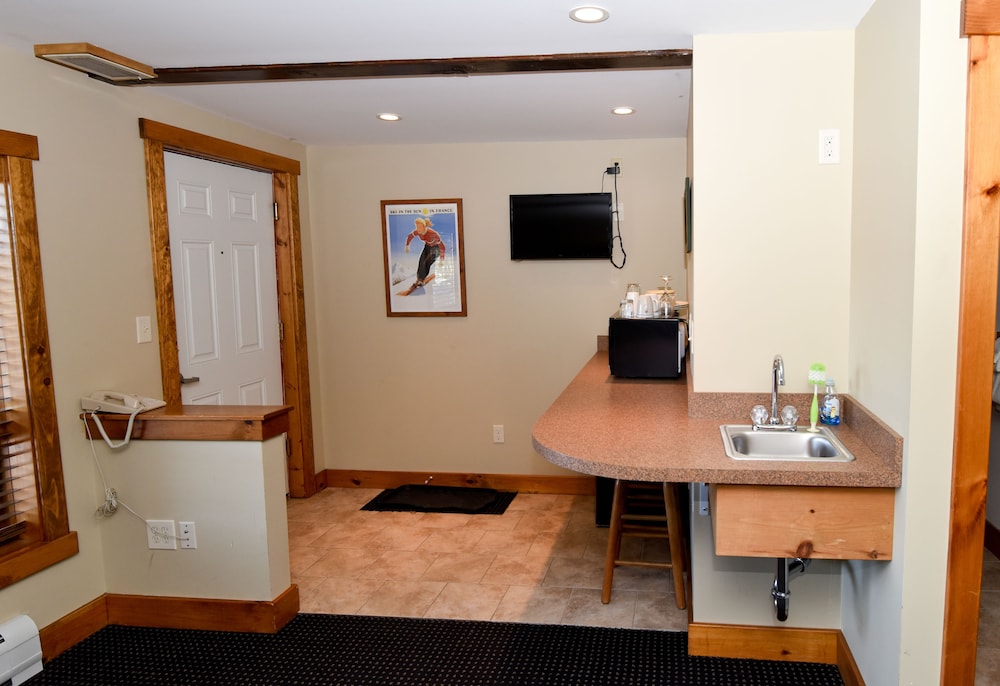 Junior Suite, Mountain View (Not Pet Friendly) photo 2