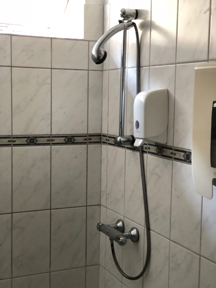 Twin Room, Shared Bathroom photo 2