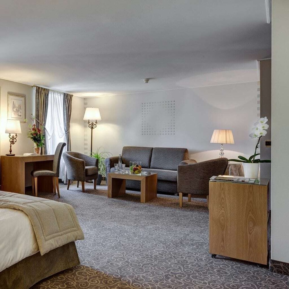 Junior Suite, 1 Bedroom, Balcony, Garden View photo 2