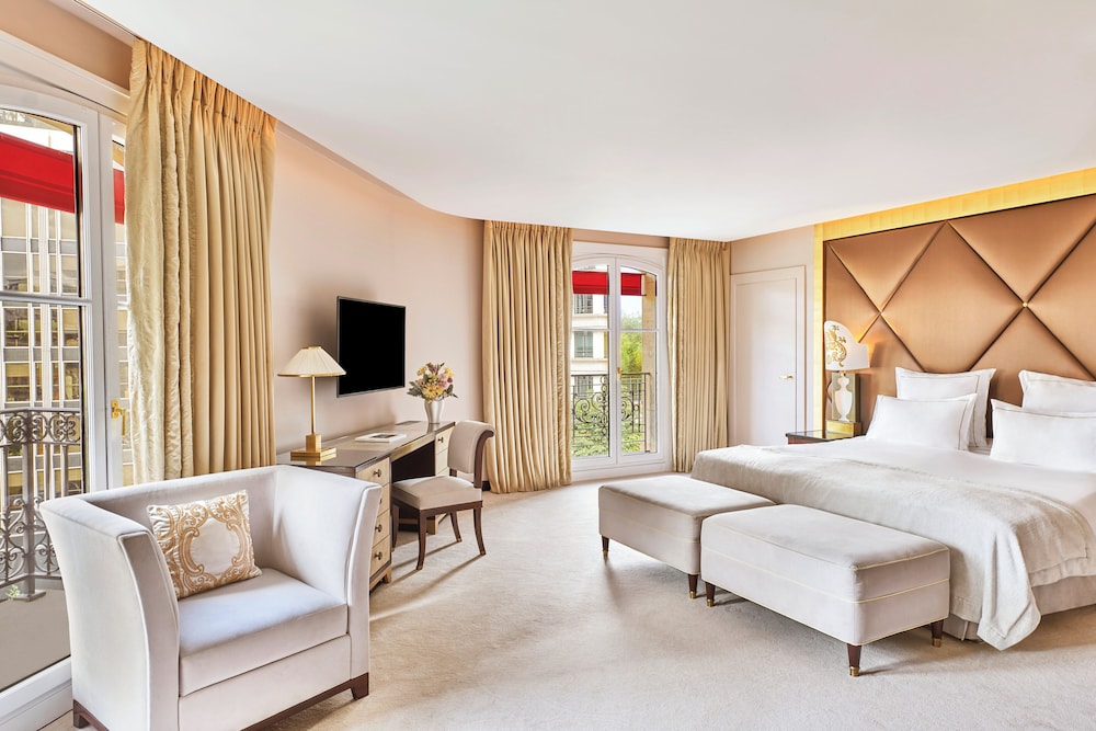 Junior Suite (Deluxe) photo 1