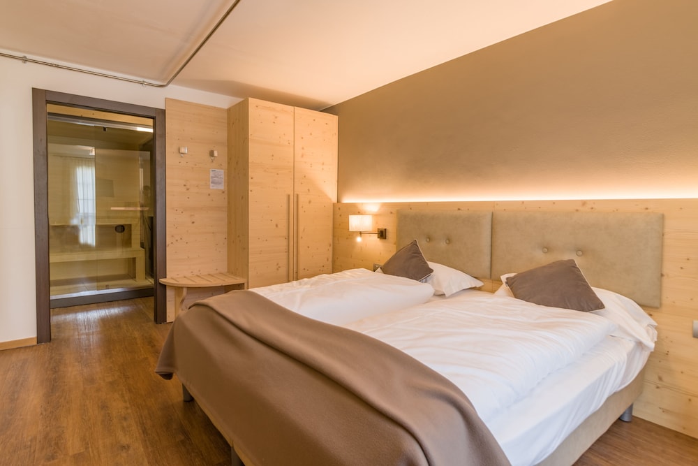 Deluxe Triple Room (Private Spa)