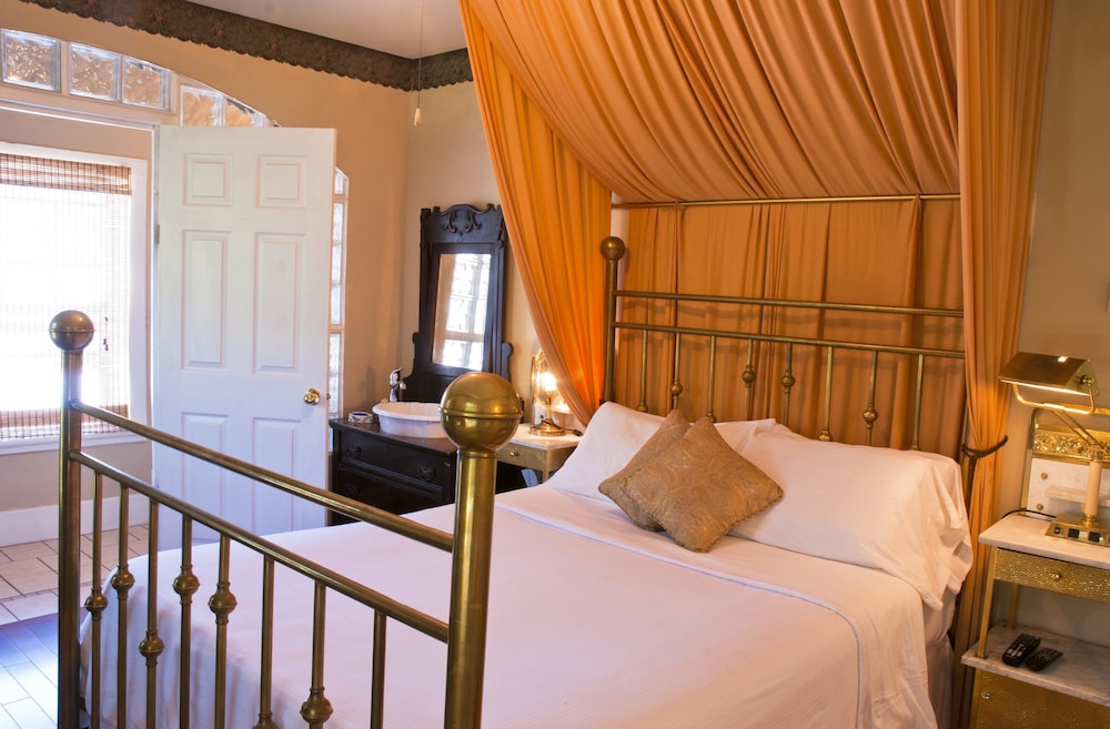 Standard Room, 1 Queen Bed, Fireplace