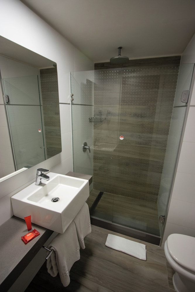 Standard Room (1 Double Bed and 1 Bed for children) - Photo 5