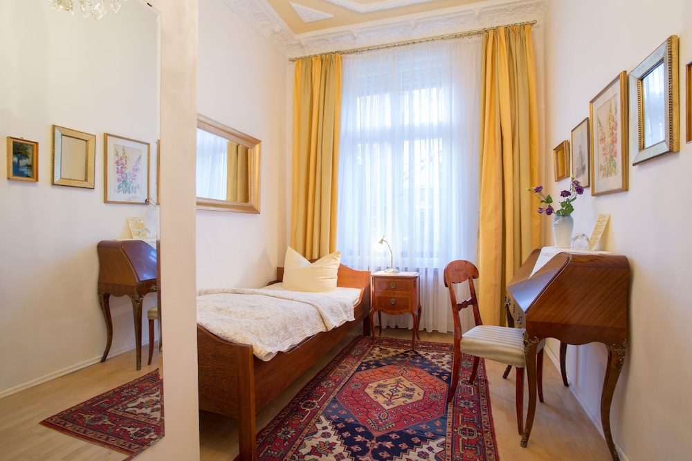 Single Room photo 3