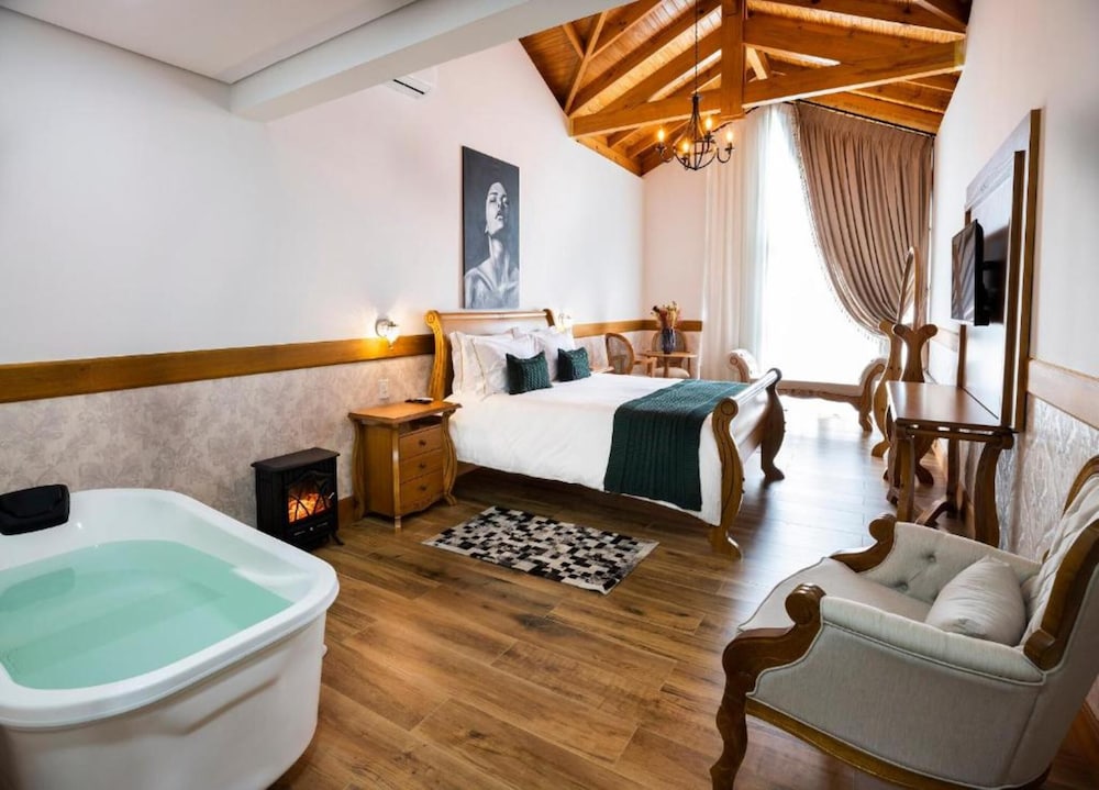 Luxury Double Room, Hot Tub photo 1
