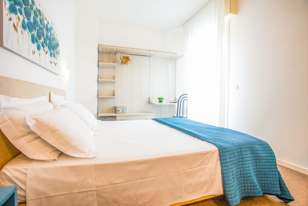 Deluxe Double or Twin Room, 1 Bedroom photo 2