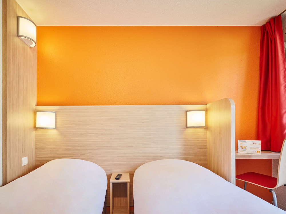 Standard Room, 2 Twin Beds photo 3