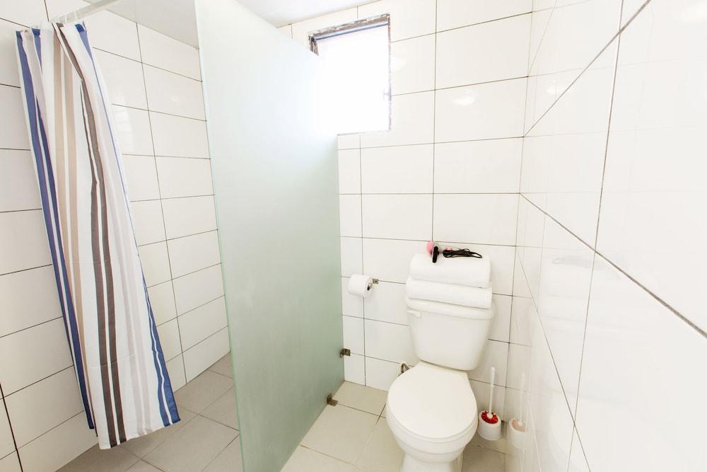 Deluxe Studio, Multiple Beds, Pool View photo 3