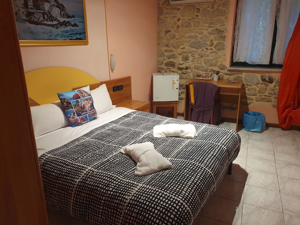 Economy Room photo 3