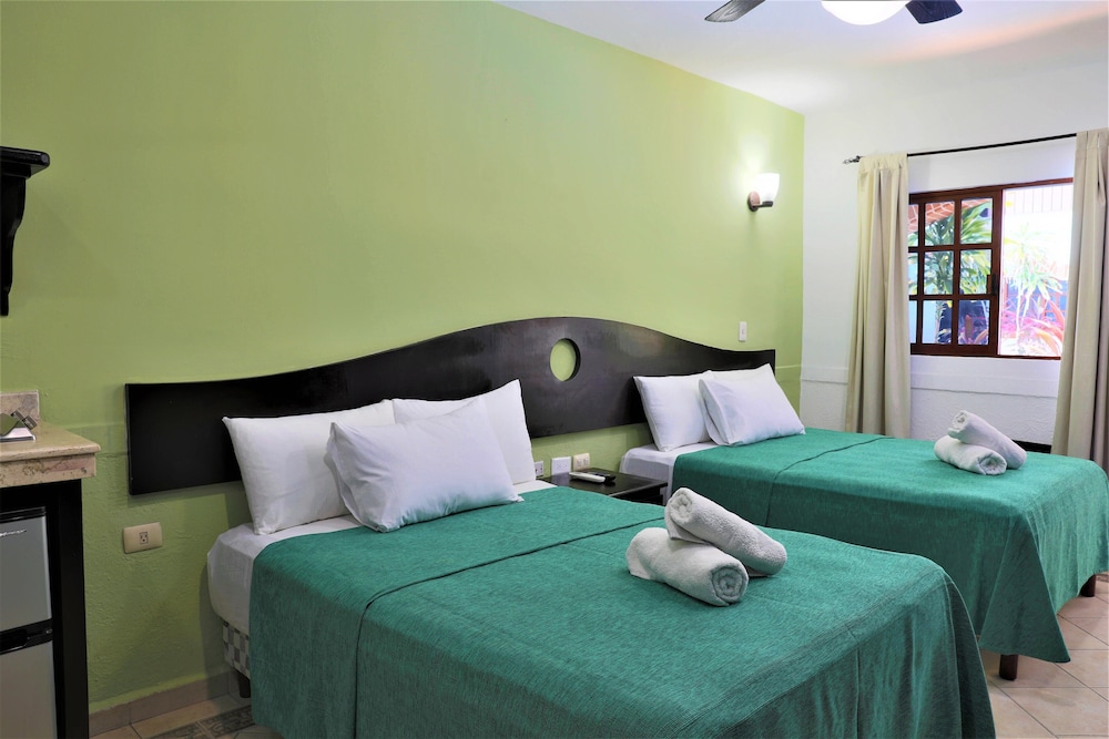 Standard Double Room - Photo 8