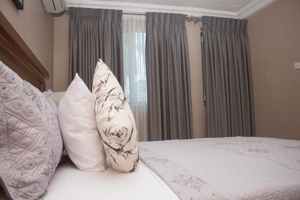 Deluxe Studio, 1 Queen Bed photo 3