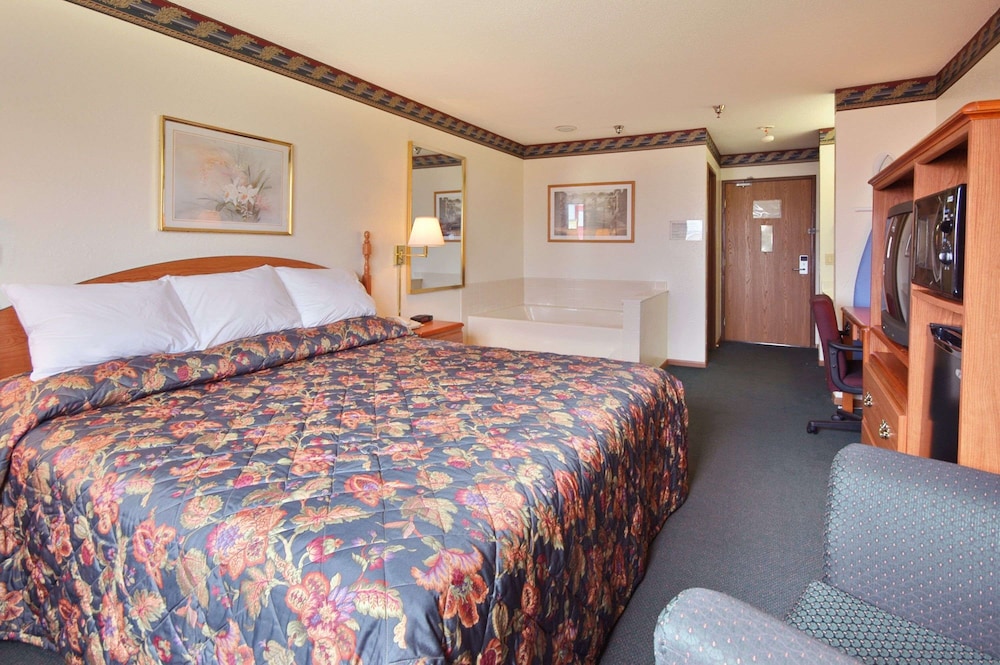Suite, 1 King Bed