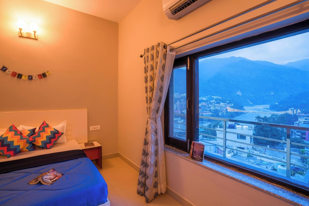 Deluxe Private A/C Room with Panoramic View and ensuite Bathroom - Photo 7