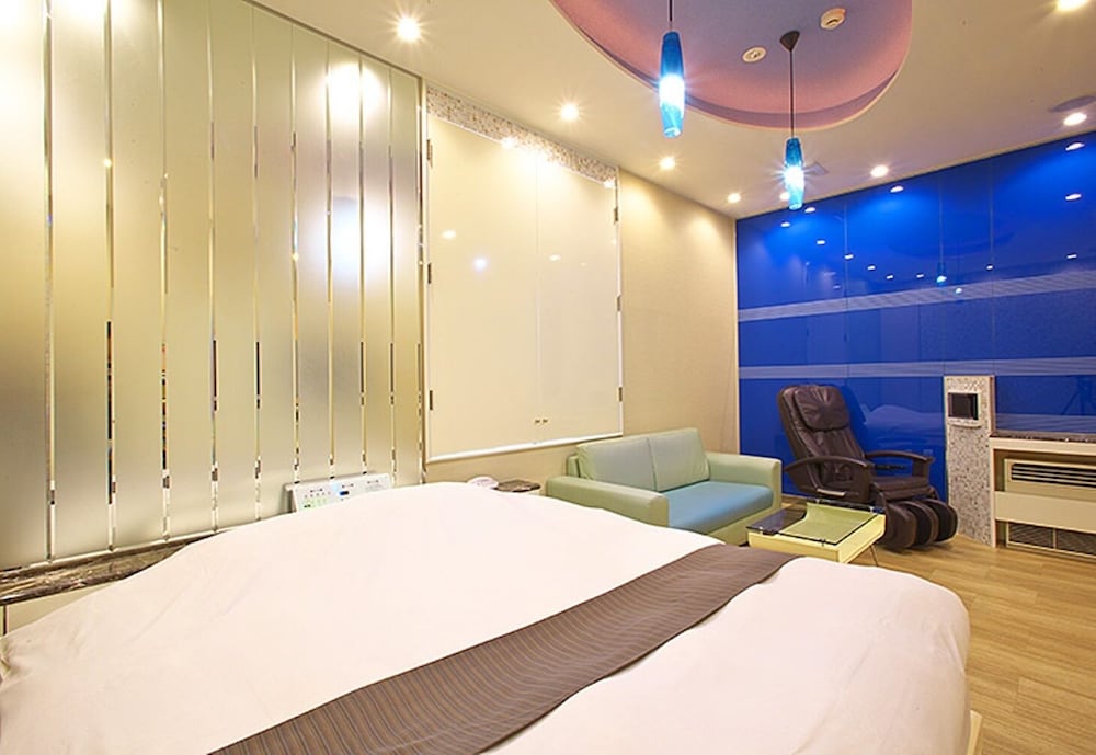 Double Room (Deluxe) photo 2