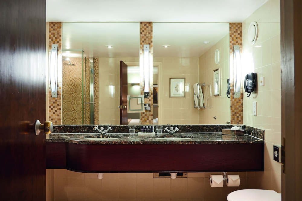 Premier Suite - Photo 3