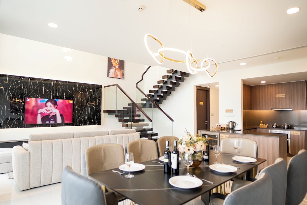 Luxury Apartment photo 2