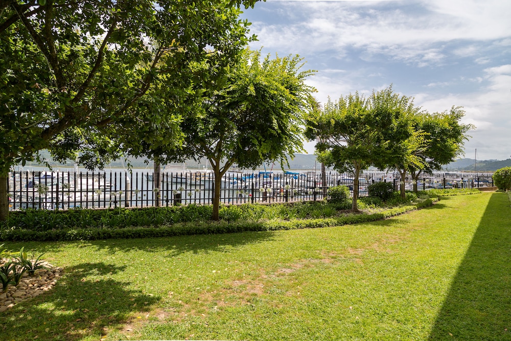 Family Room, 2 Double Beds, Lagoon View - Photo 3