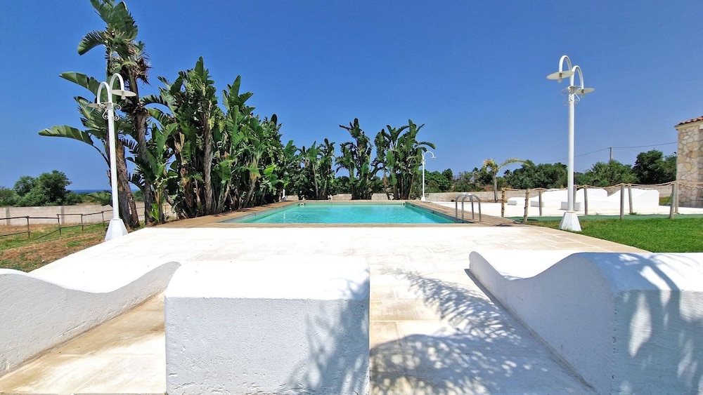 Villa, Smoking photo 2