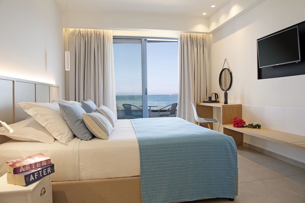 Superior Double Room, Sea View - Photo 1
