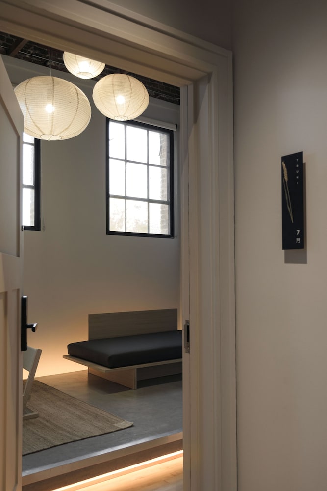 Premium Room thumbnail 5