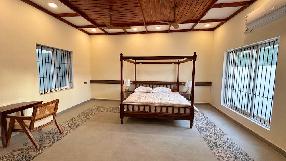 Classic Double Room, Pool View