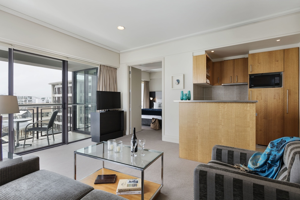 Deluxe Suite, 1 Bedroom (Marina) - Photo 1