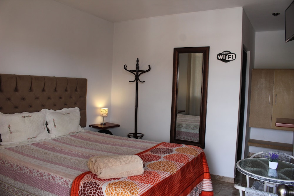 Honeymoon Room, Pool View