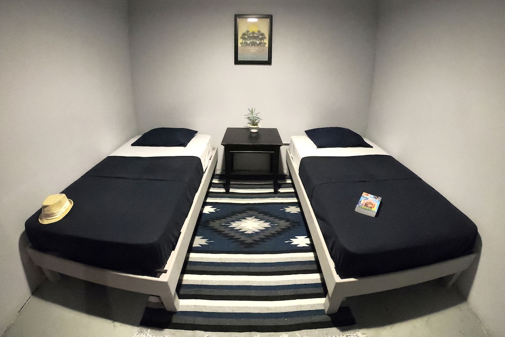 Basic Double Room, 2 Twin Beds, Non Smoking