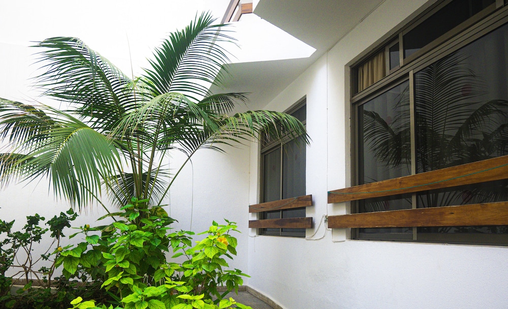Standard Studio, Garden View, Ground Floor - Photo 8