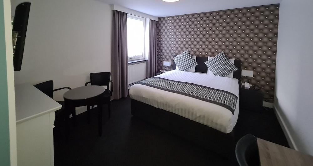 Business Room, 2 Twin Beds, Non Smoking - Photo 1
