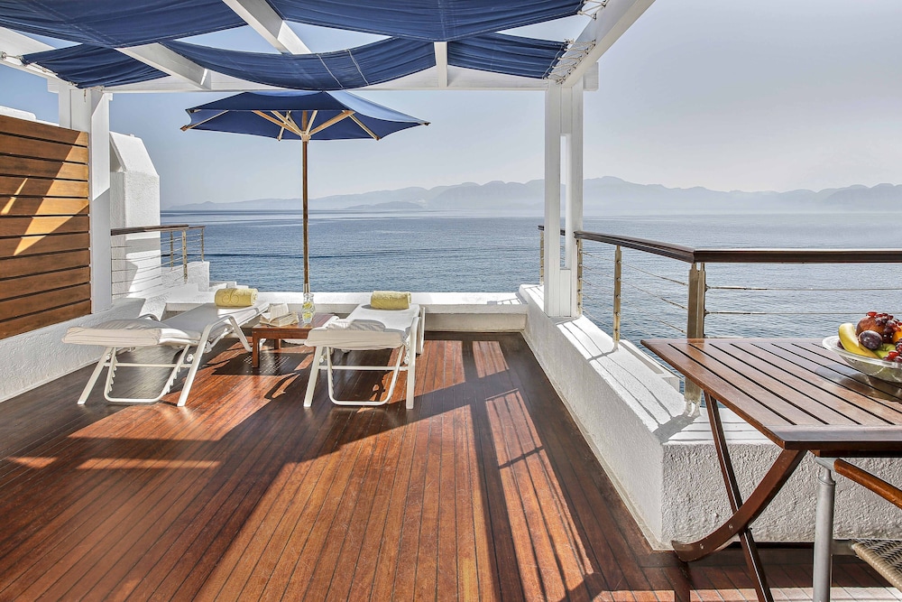 Island Bungalow Waterfront - Photo 2