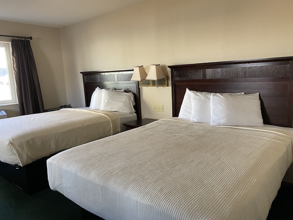 Family Room, 2 Queen Beds photo 1