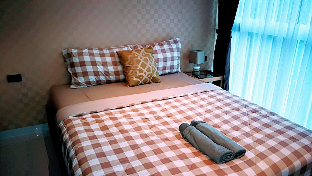 Deluxe Studio