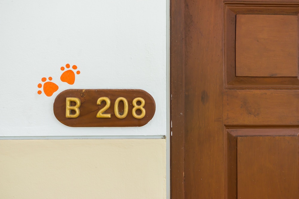 Deluxe Pool Access Room-Pet Friendly - Photo 6