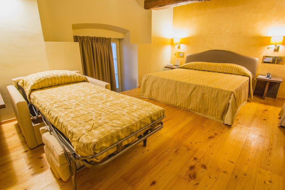 Family Triple Room, Garden View