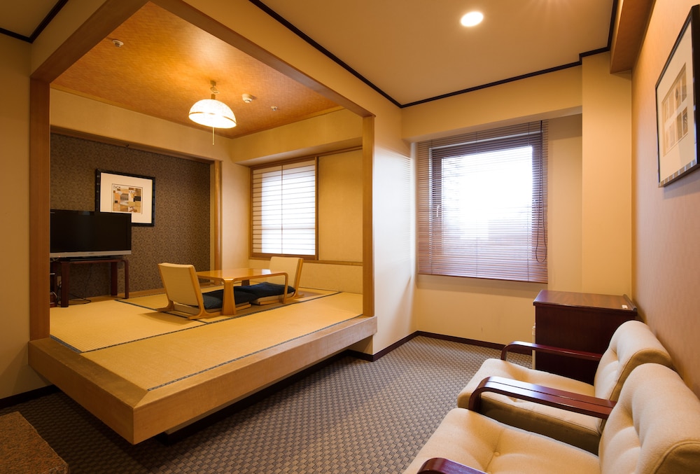 Family Suite, Smoking (Japanese style)