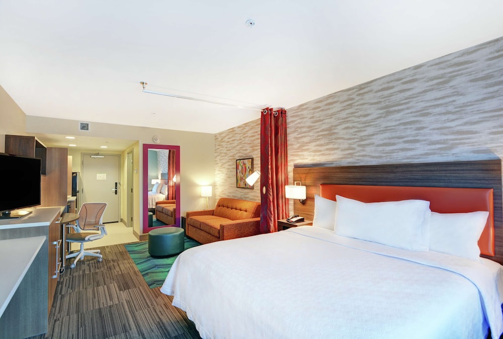 Studio, 1 King Bed, Accessible, Bathtub - Photo 2